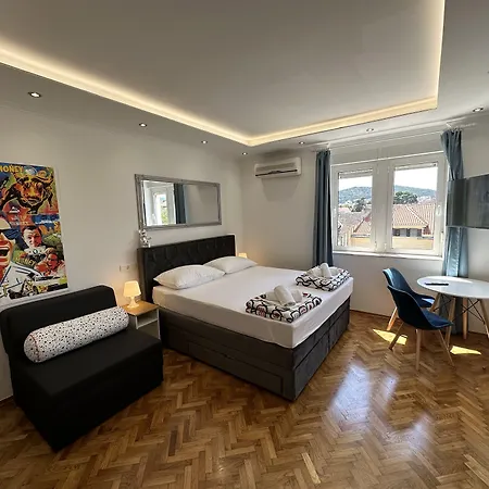 Iris Oasis Apartman