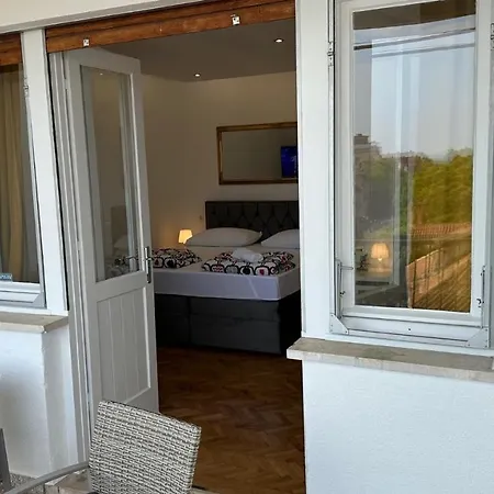 Apartment Iris Oasis Split