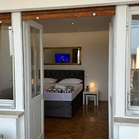 Iris Oasis Apartment *